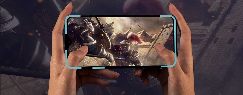 большой, яркий экран