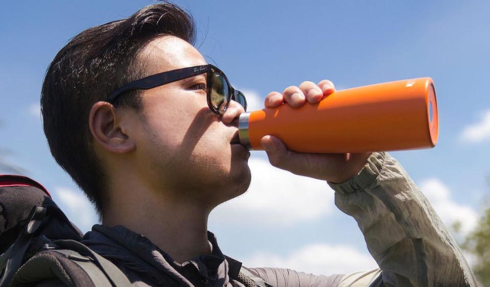 сохраняет температуру